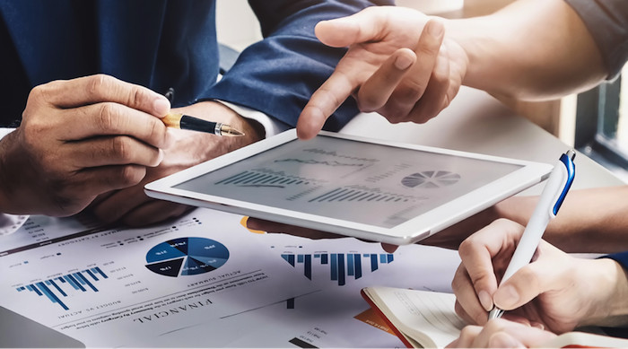 How to Leverage Data Analytics for Improved Financial Decision Making ...